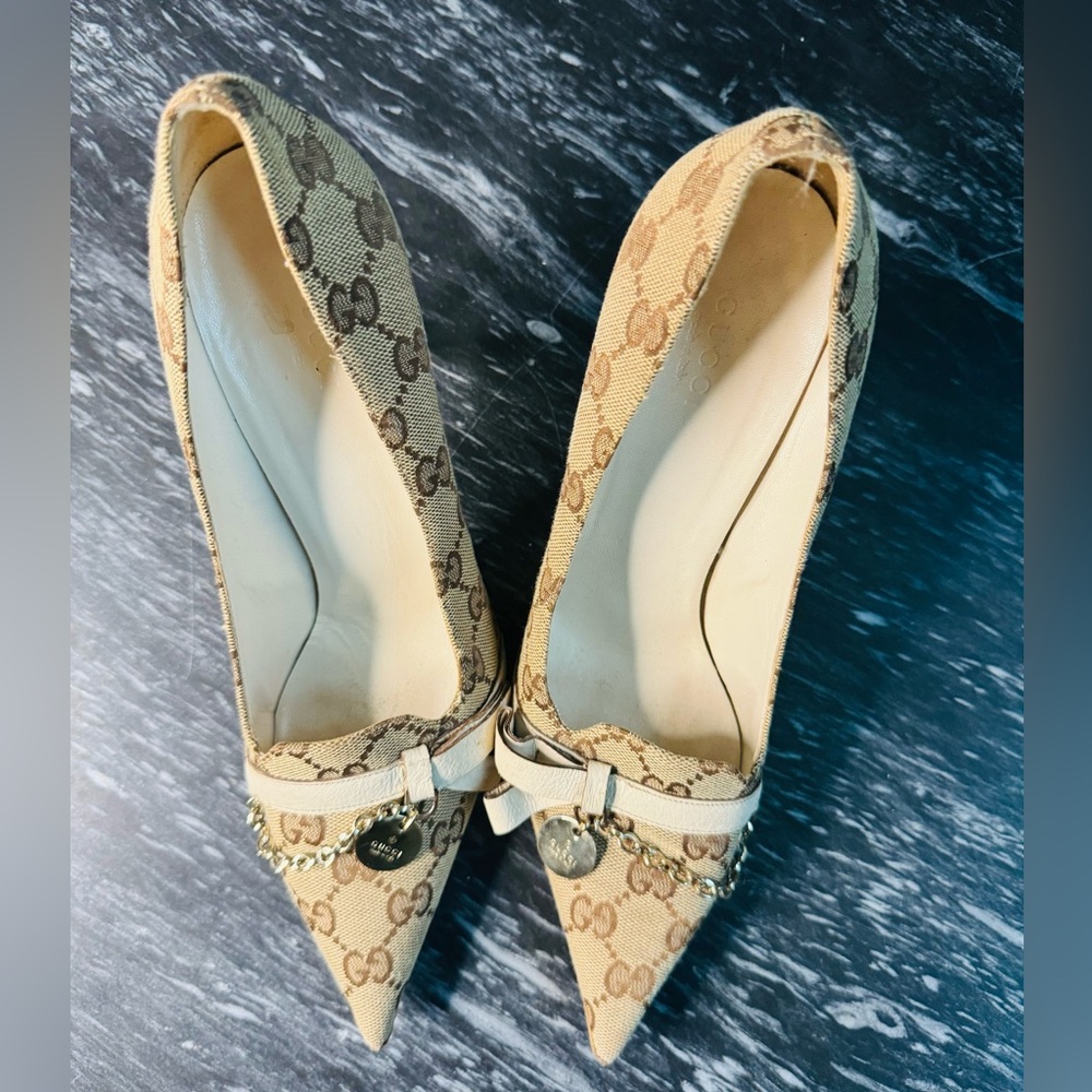Authentic pre loved Gucci brown color no box or dust bag.